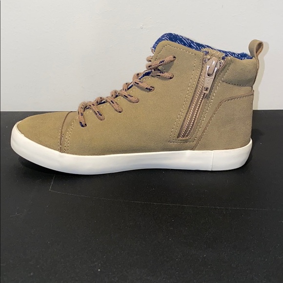 Boys Cat & Jack high top casual sneakers size 13 - Picture 4 of 7